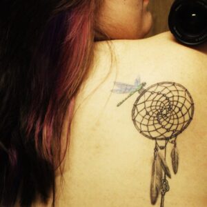 Annonce libertine a Soissons femme dos nu et tatouee seduisante 2