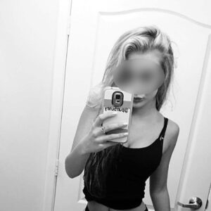 Cherche aventure sexe Abbeville poitrine genereuse et ventre plat longue