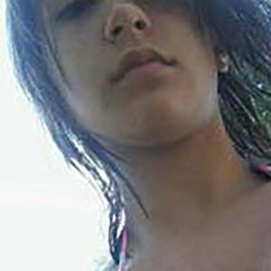 Femme cheveux noirs longs poitrine genereuse rencontre sexe a Nimes