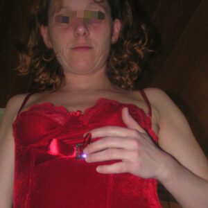 Femme cougar a Abbeville poitrine proeminente et corps sexy