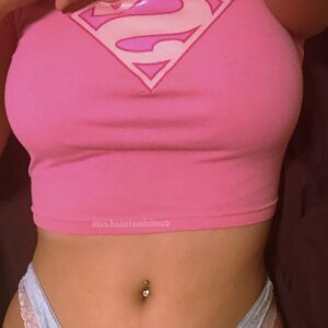 Femme ronde a Lyon poitrine lourde ventre proeminent seduisamment visible