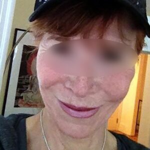 Fille moche photo Vierzon tenue simple gris col en V