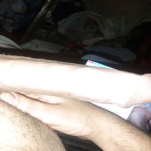 Homme a Boulogne sur Mer bras muscle penis en erection a la