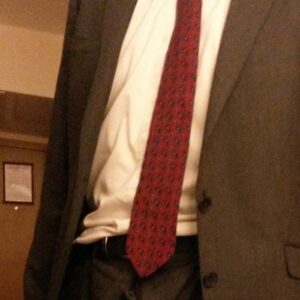 Homme a Saint Maur des Fosses silhouette moyenne avec ceinture noire visible