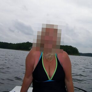 Plan cul gratuit a Saint Dizier poitrine genereuse et decollete profond naturel silhouette ronde et feminine 2