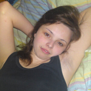 Plan q Angers femme mince seins fermes curieuse discrete jambes