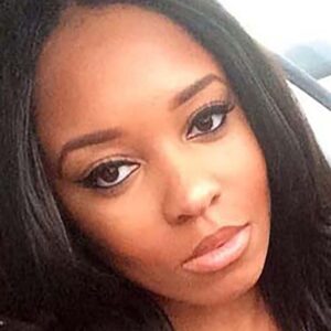 Rencontre sexe Reims visage feminin levres charnues et regards brulants pour moment sensuel 2