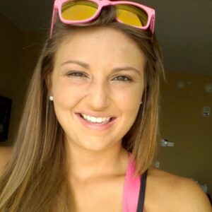 Rencontre sexe Saint Etienne estheticienne pulpeuse decollete seduisant et cheveux longs 2