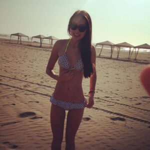 annonce sexe Rennes silhouette athletique ventre plat jambes fines face