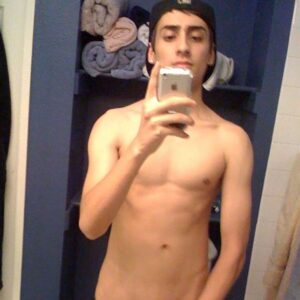 homme Aulnay sous Bois torse fin ventre plat membres athletiques allure decontractee