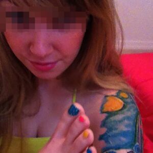 plan cul rapide Cognac avec femme blonde poitrine genereuse culotte fine 2