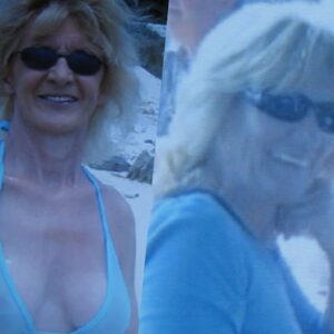 Femme Lisieux poitrine genereuse en decollete bleu clair eclatant