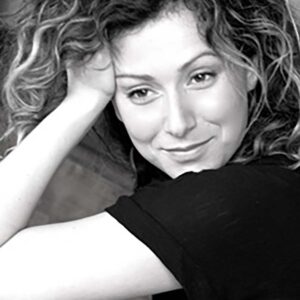 Femme aux seins genereux et tendus pour rencontre coquine gratuite