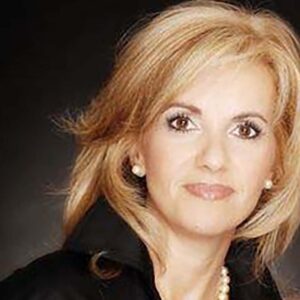 Femme mature Rombas poitrine genereuse