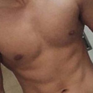 annonce sexe a Privas homme athletique torse muscle abdominaux visibles