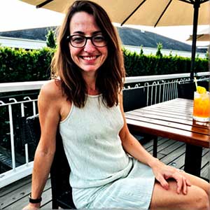 Femme réservée cherche moments coquins à Angers