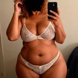 Belle femme mûre et ronde à Aubagne cherche plan cul et plaisir sexuel