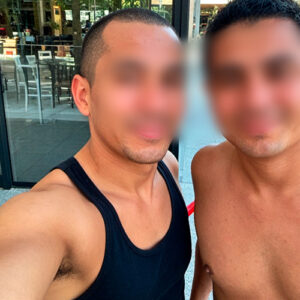 Mecs cherche fille très ouverte pour plan cul à 3 sur Lyon